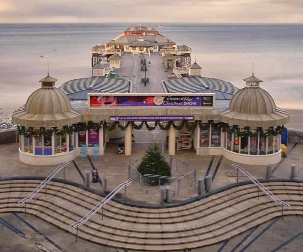 DEC 19 CROMER PIER 2