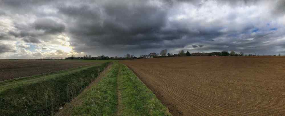 28 MAR 20 STORM APPROACHING